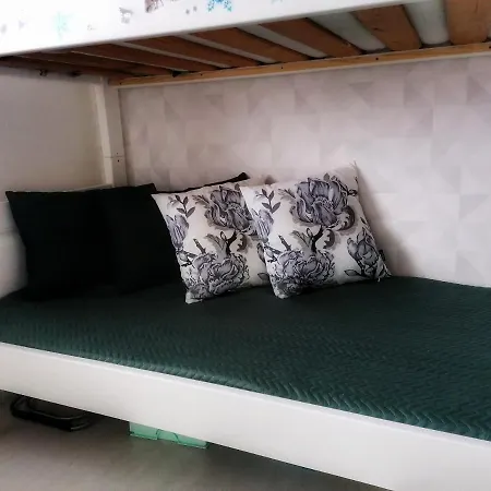 Apartamento Modern Design W/balcony, Free Parking,wifi & A/c