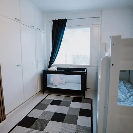 Modern Family Apt With Balcony, Free Parking, Wifi & Ac لابينرانتا