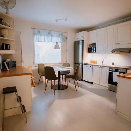 شقة Modern Family Apt With Balcony, Free Parking, Wifi & Ac لابينرانتا